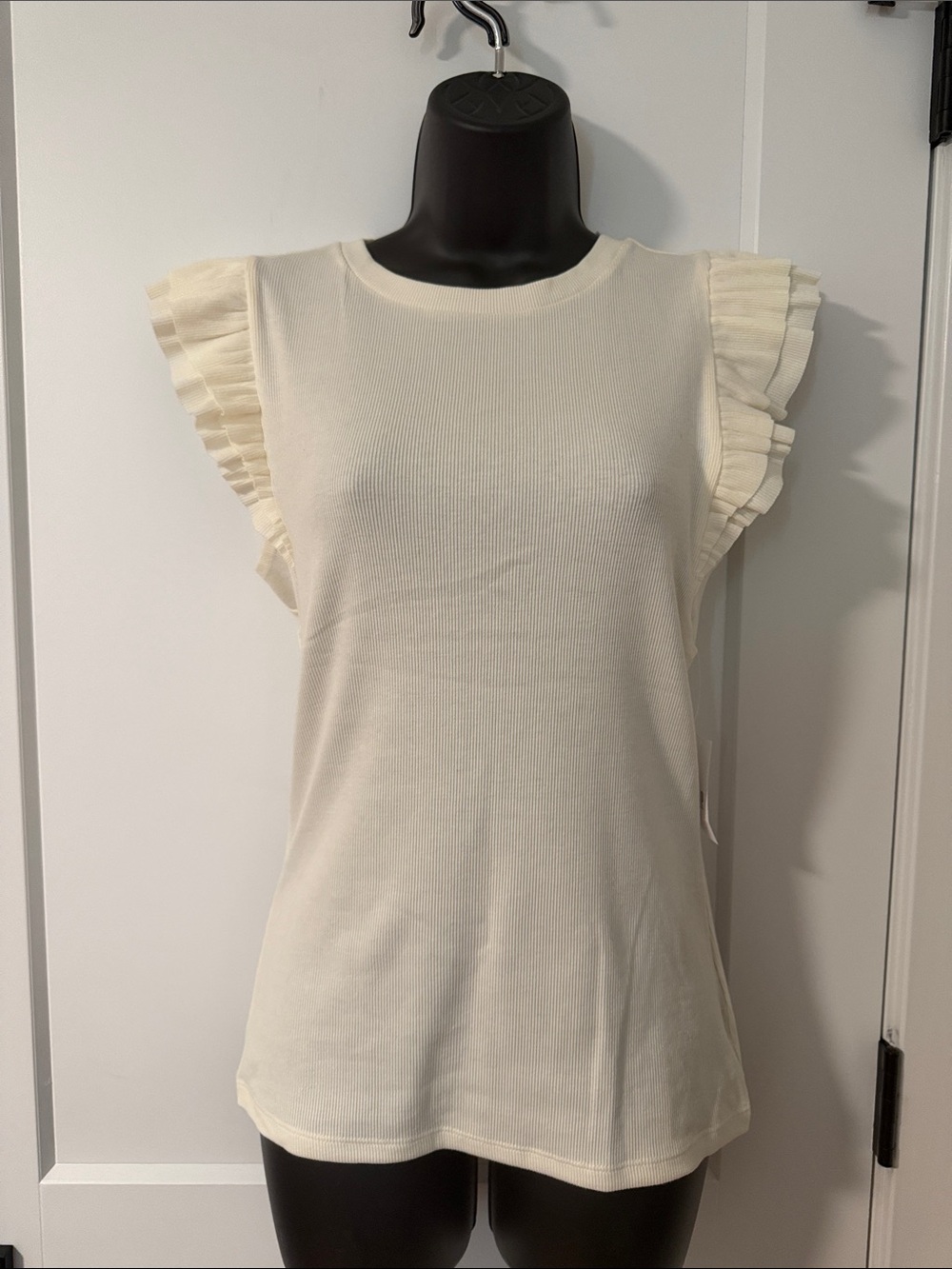 NWT GAP Cream Ruffle Sleeve Tank Top